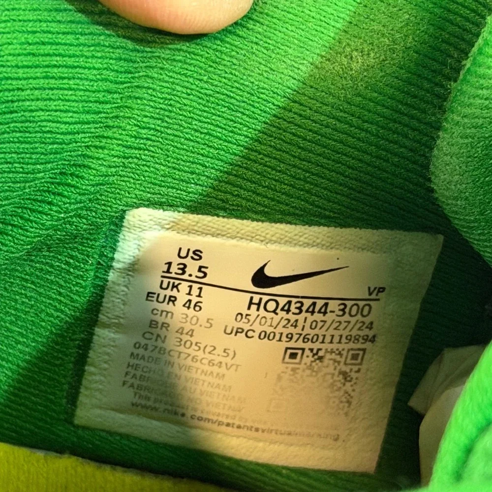 Nike Sabrina 2 Oregon Ducks Mens 13.5 Green Yellow  HQ4344-300 Basketball EUC‎
